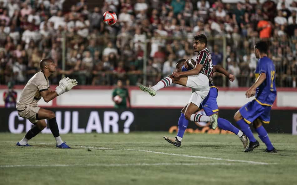 Fluminense pressiona, mas empata com Sampaio Corrêa na estreia do Campeonato Carioca
