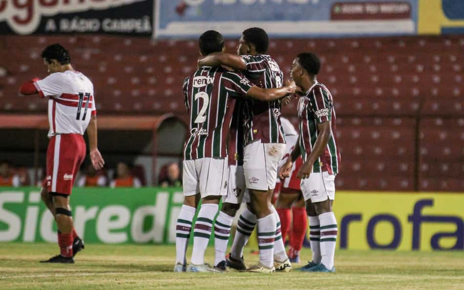 Fluminense vence CRB e avança de fase na Copinha