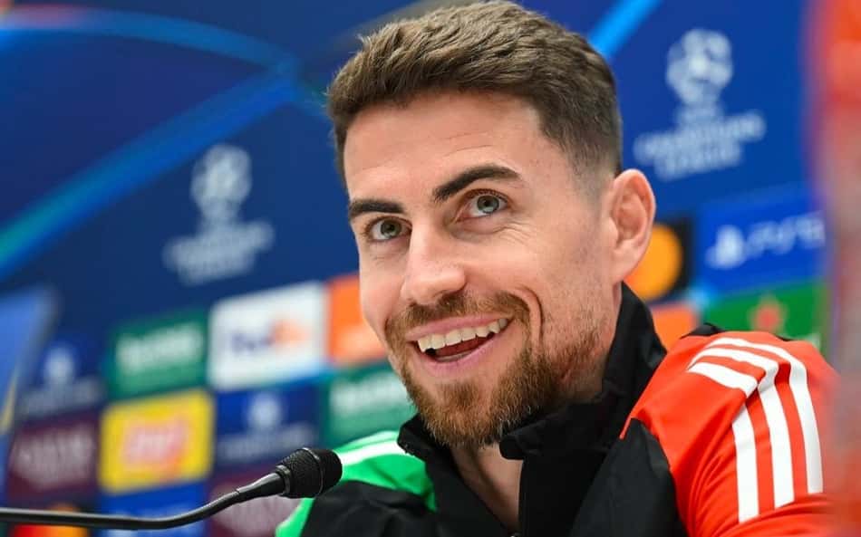 Torcedores resgatam vídeo em que Jorginho comenta possibilidade de jogar no Flamengo