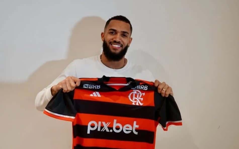 Flamengo oficializa a contratação do atacante Juninho