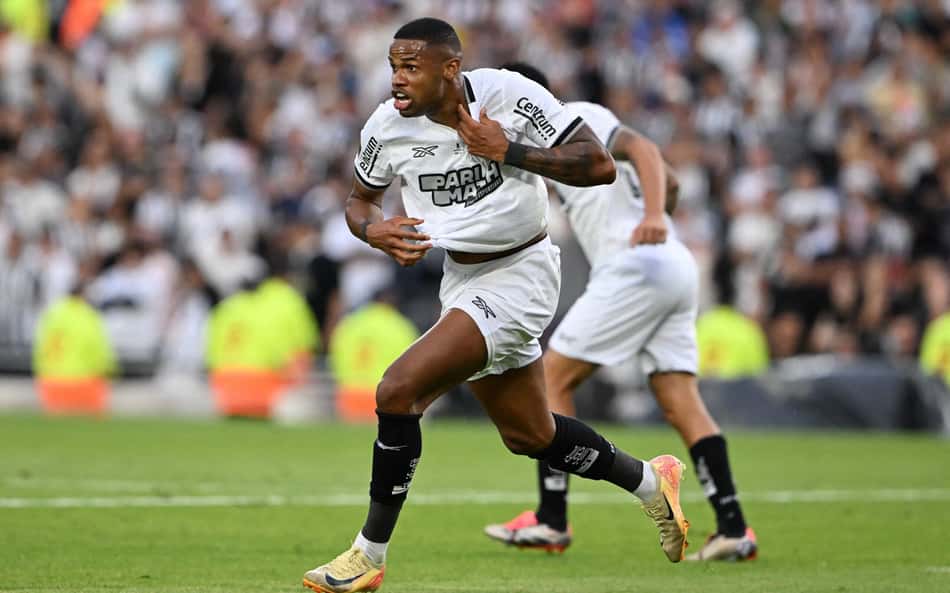 Com venda de Júnior Santos, Botafogo bate recorde no mercado da bola