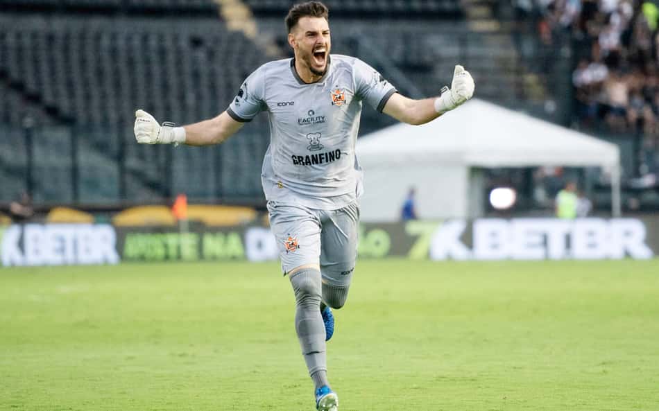 Goleiro do Nova Iguaçu enaltece vitória contra o Flamengo: 'Mostra a força do nosso grupo'