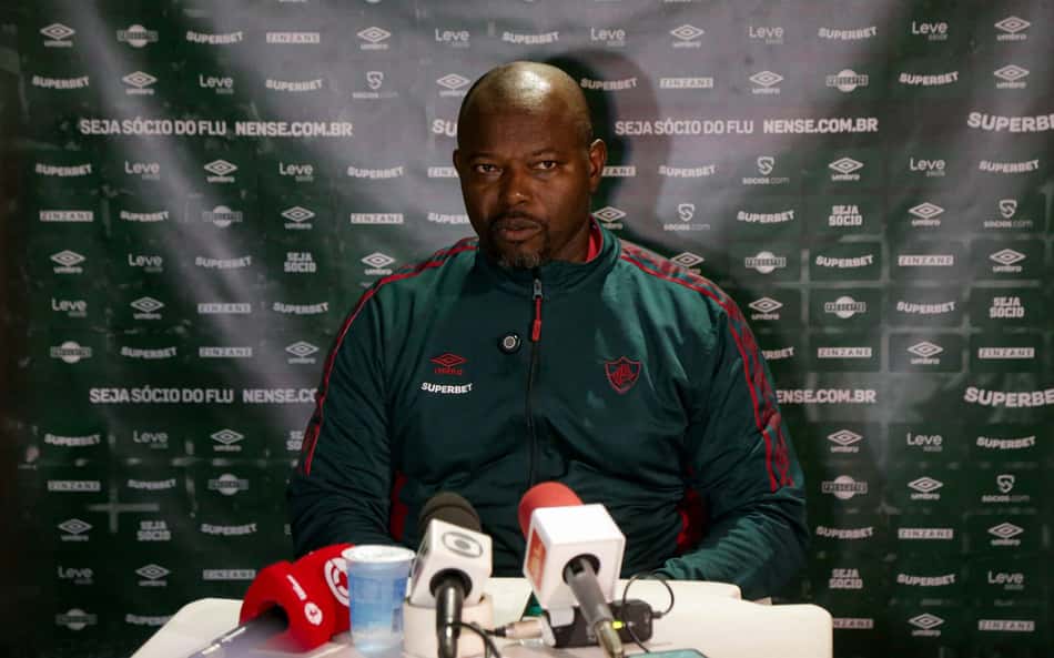 Marcão lamenta derrota e cobra reação do Fluminense no Carioca