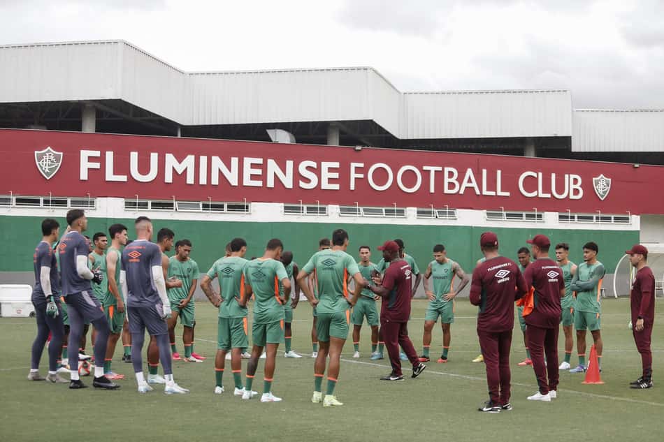 Marcão conversa com elenco do Fluminense que faz estreia no Campeonato Carioca