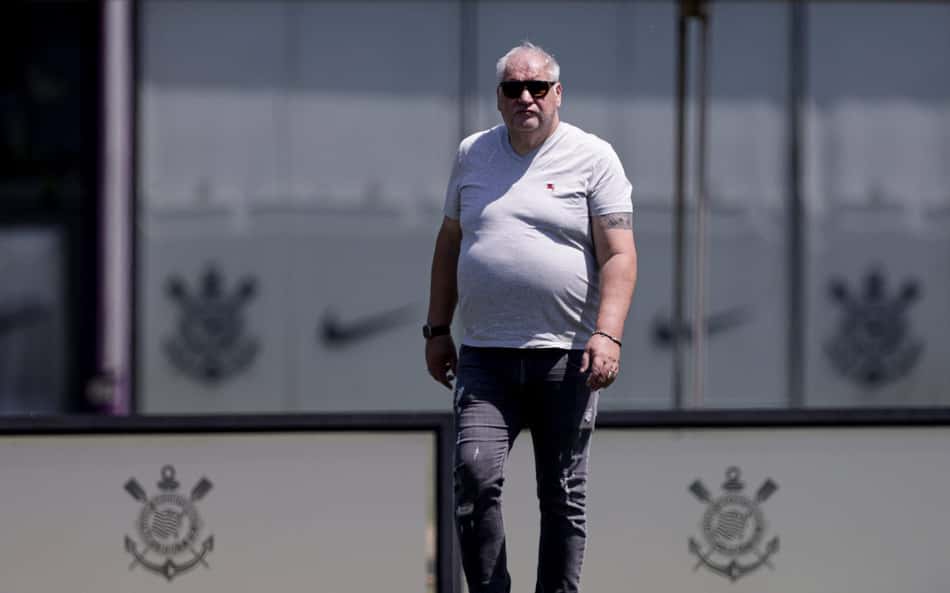 Rubão é hostilizado antes da votação do impeachment no Corinthians; veja o vídeo