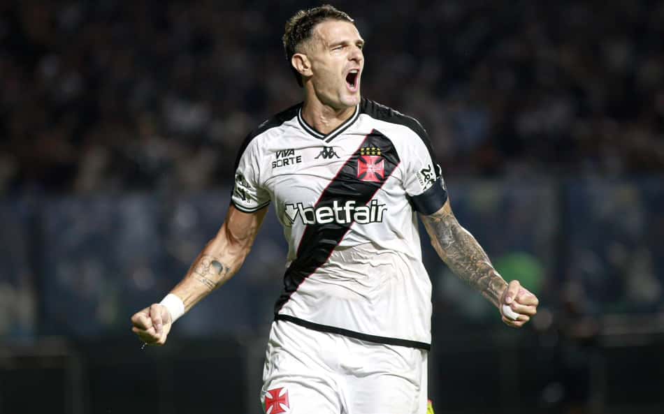 Vegetti enaltece vitória do Vasco, mas garante: 'Há muitas coisas para corrigir'