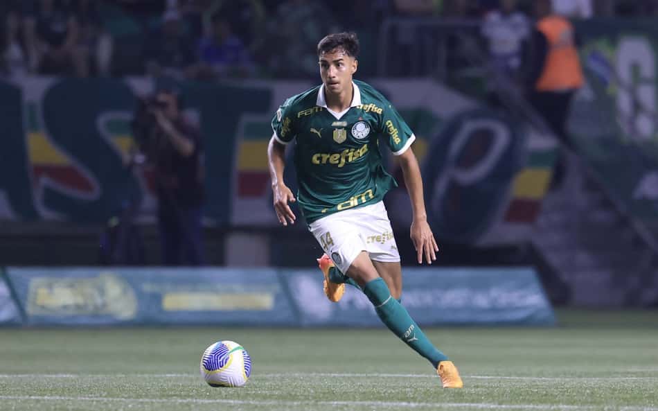 Vitor Reis se torna 7ª maior venda da história do futebol brasileiro; veja o ranking