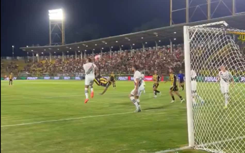 Golaço do Volta Redonda contra o Fluminense leva web à loucura: 'Puskas'