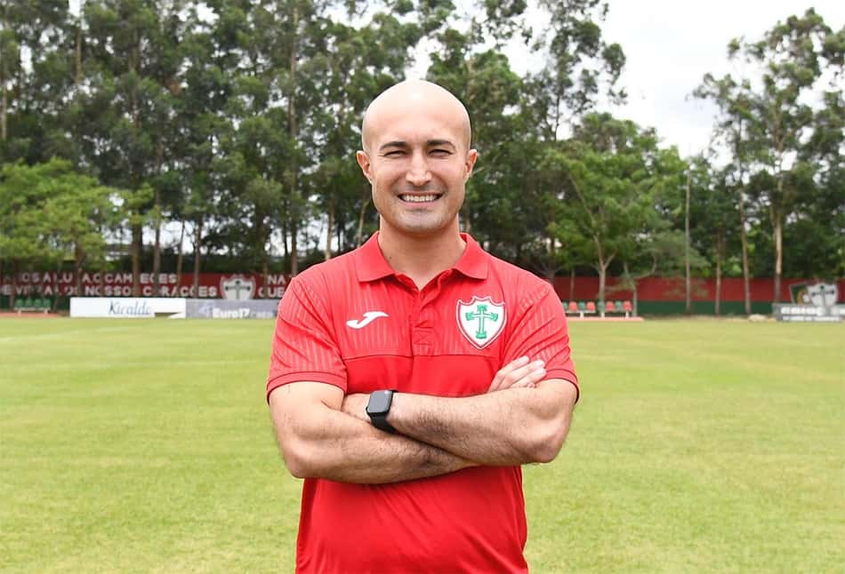Cauã de Almeida foi anunciado como novo treinador da Portuguesa