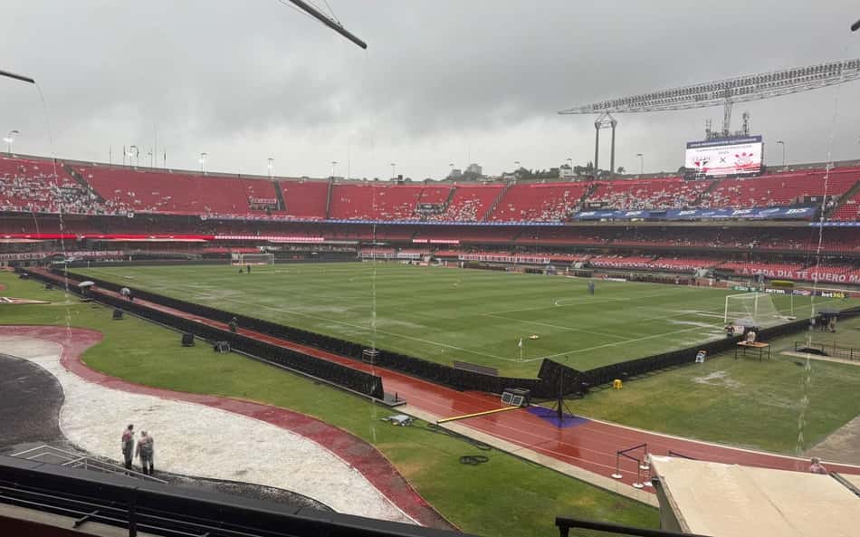 Clássico entre São Paulo e Corinthians é adiado após temporal