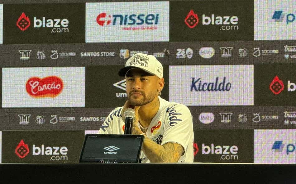 Neymar não descarta renovação de contrato com o Santos: 'Cabe a mim me dedicar'