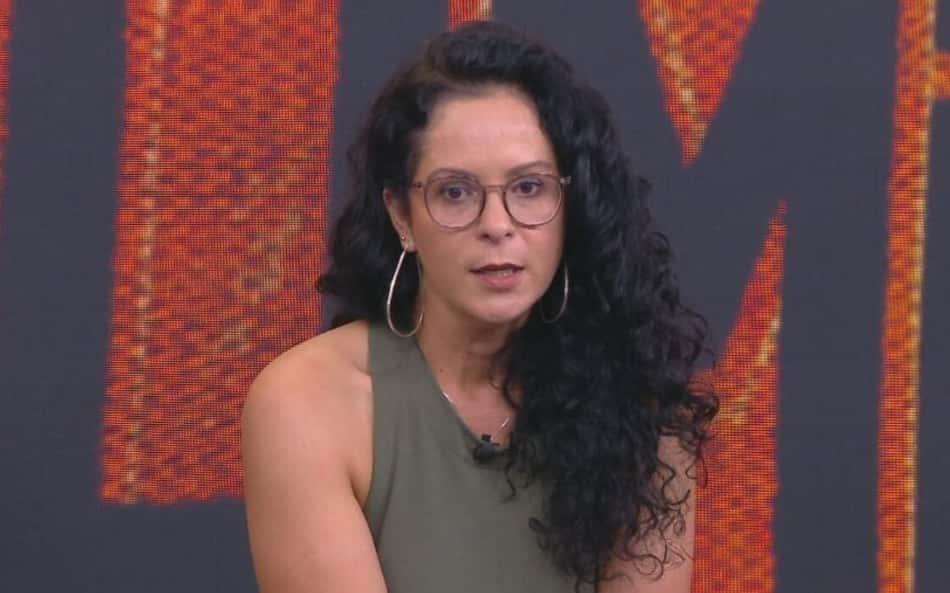 Emissora fecha contratação da ex-bandeirinha Ana Paula Oliveira; confira