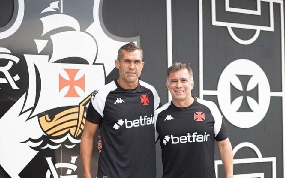 Vasco anuncia novos membros da comissão técnica permanente; veja os nomes