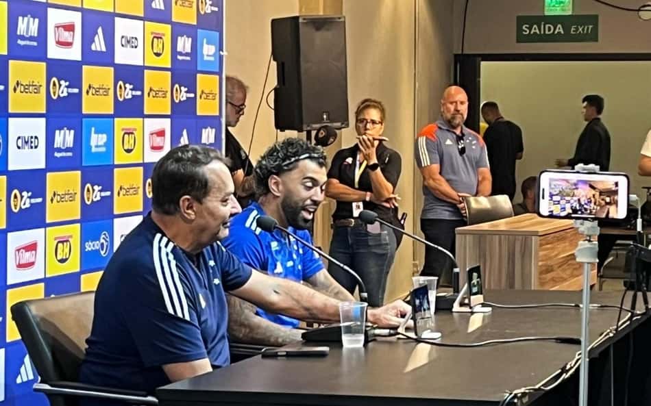 Gabigol provoca Atlético-MG em apresentação: 'Maior de Minas é o Cruzeiro'