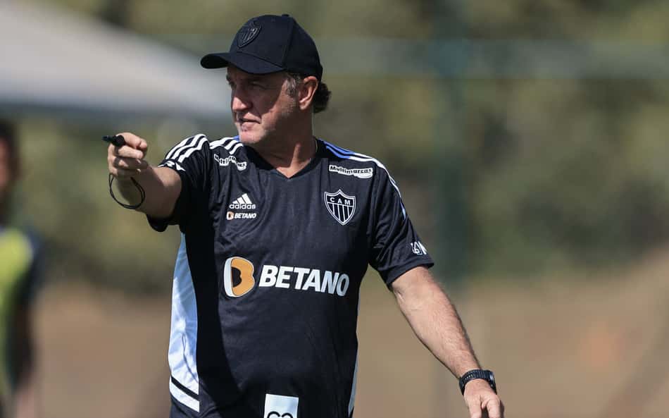 Cuca valoriza o elenco do Atlético-MG e manda recado à torcida: 'Estou motivado'