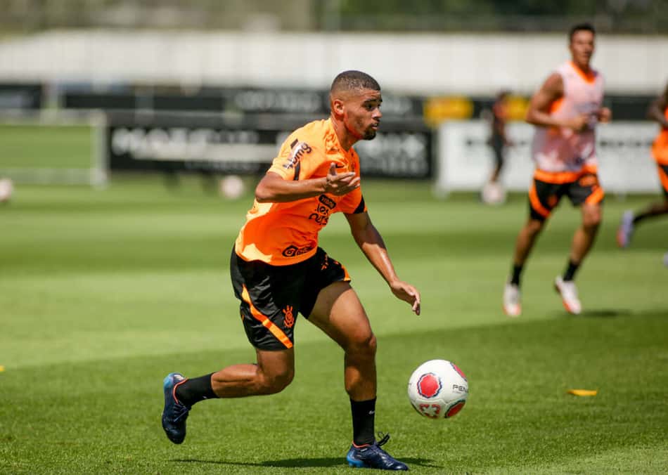 daniel_marcos_em_treinamento_do_corinthians_no_ct_go18_Easy-Resize.com