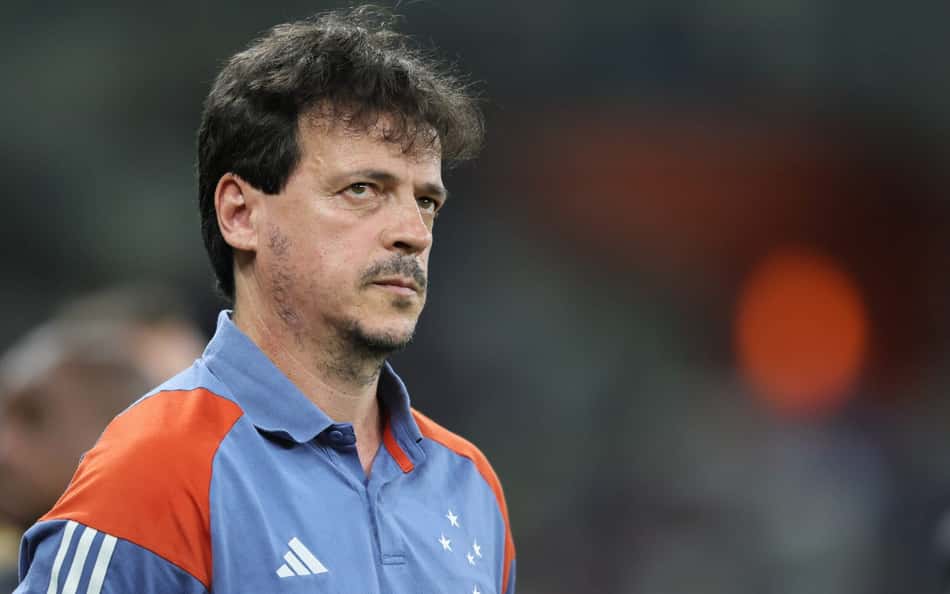 Diniz vira alvo após gol do Betim sobre o Cruzeiro: 'Ninguém aguenta mais'