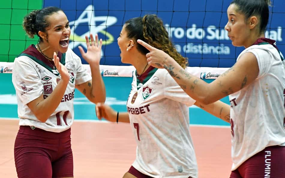 Superliga Feminina de Vôlei: Fluminense vence Brusque e segue sequência positiva
