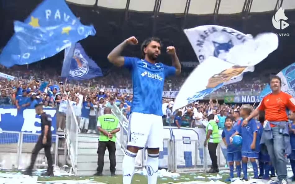 Gabigol é apresentado pelo Cruzeiro e exalta clube: 'É o Cabuloso, cara***'
