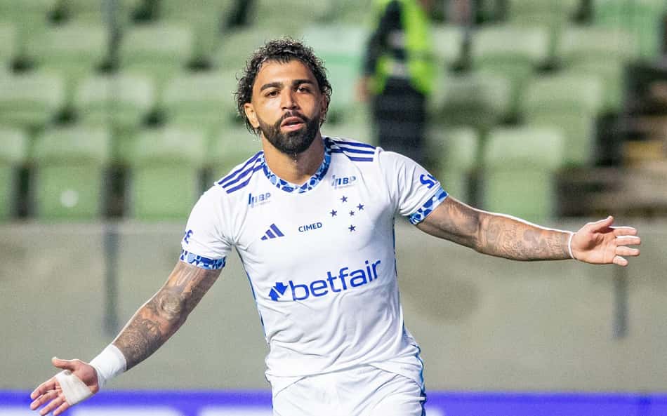 Gabigol faz três no primeiro tempo pelo Cruzeiro, e web reage: 'Ele voltou'