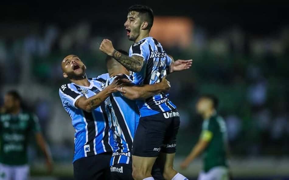 Rumores de interesse do Palmeiras em jogador do Grêmio divide opiniões na web