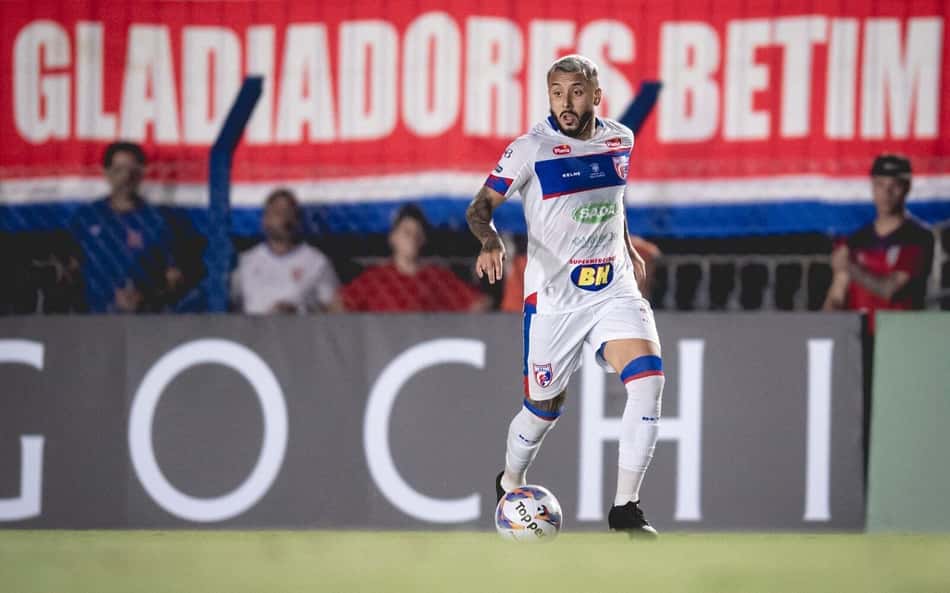 Líder em participações de gols pelo Betim, João Diogo projeta "lei do ex" contra o Cruzeiro