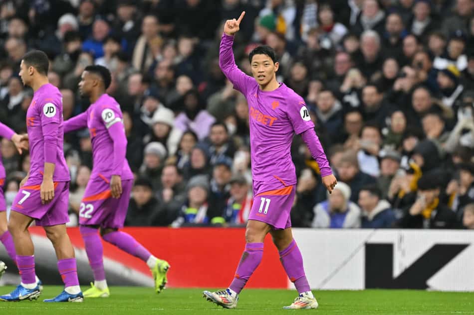 Pela Premier League, Wolverhampton e Nottingham Forest duelam nesta segunda-feira; confira os destaques dos jogos de hoje (Foto: Glyn KIRK / AFP)