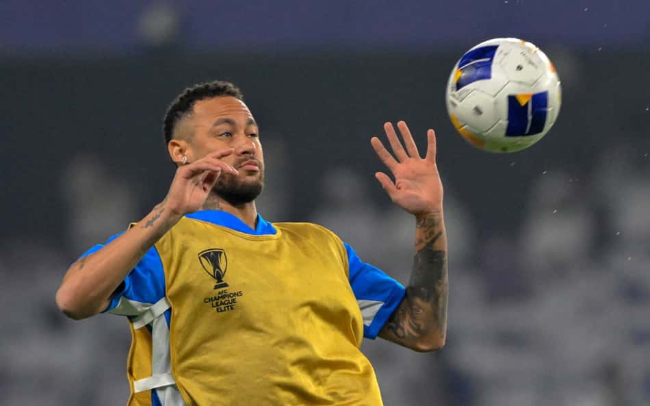 Neymar tem fortuna capaz de comprar qualquer clube brasileiro