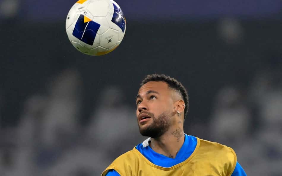 Neymar faz suspense e comenta volta de trio com Messi e Suárez: 'Quem sabe'