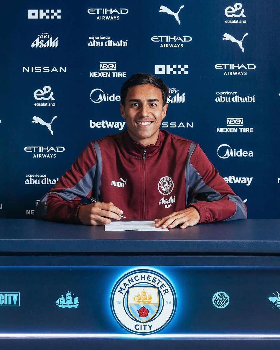 vitor reis man city