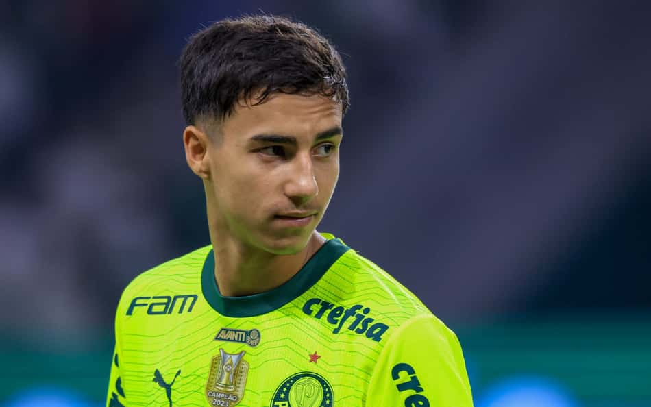 Mercado da bola: Vitor Reis, do Palmeiras, viaja para assinar com o Manchester City