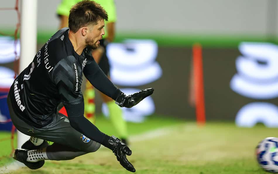 Após maratona de 12 mil km em cinco dias, Volpi comemora noite de herói na Copa do Brasil