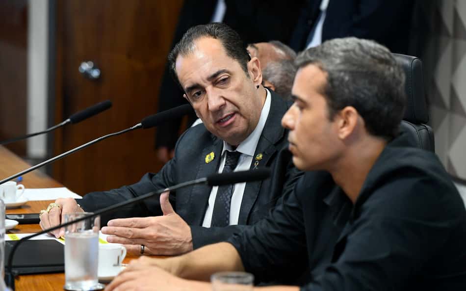 CPI das Apostas: Lucas Paquetá levou cartão para 'presentear' irmão