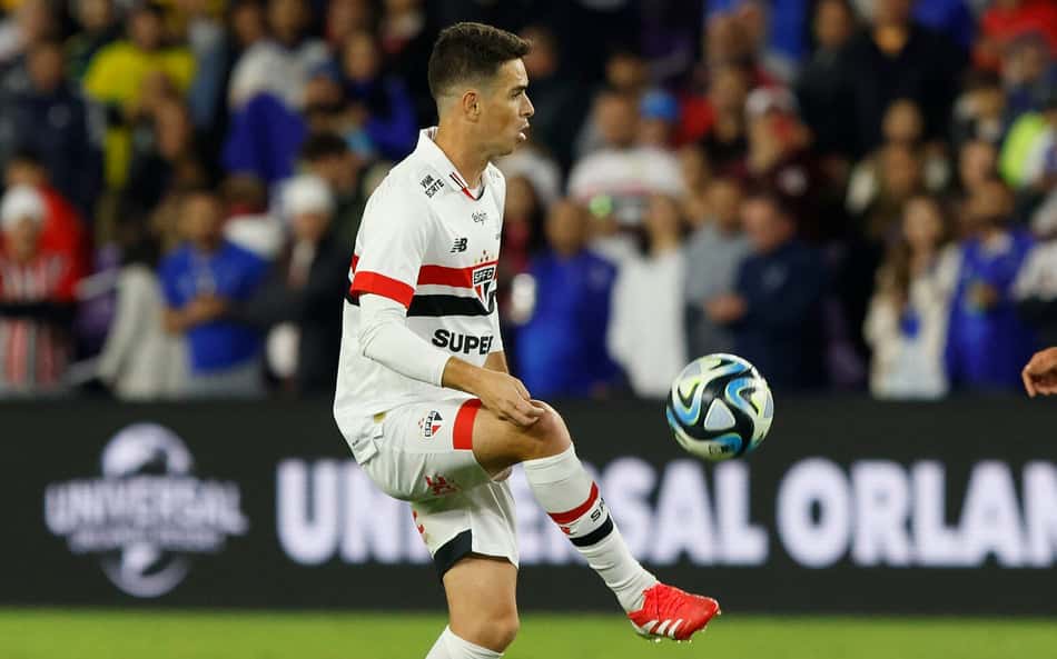 Oscar perde gol 'inacreditável' e agita internautas