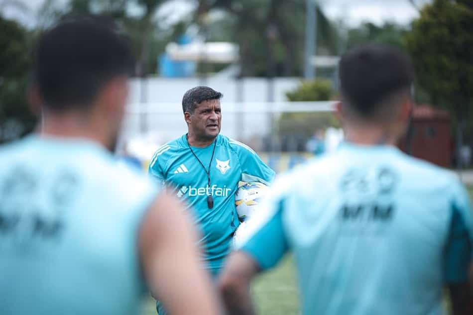 Wesley Carvalho, auxiliar técnico do Cruzeiro (Foto: Gustavo