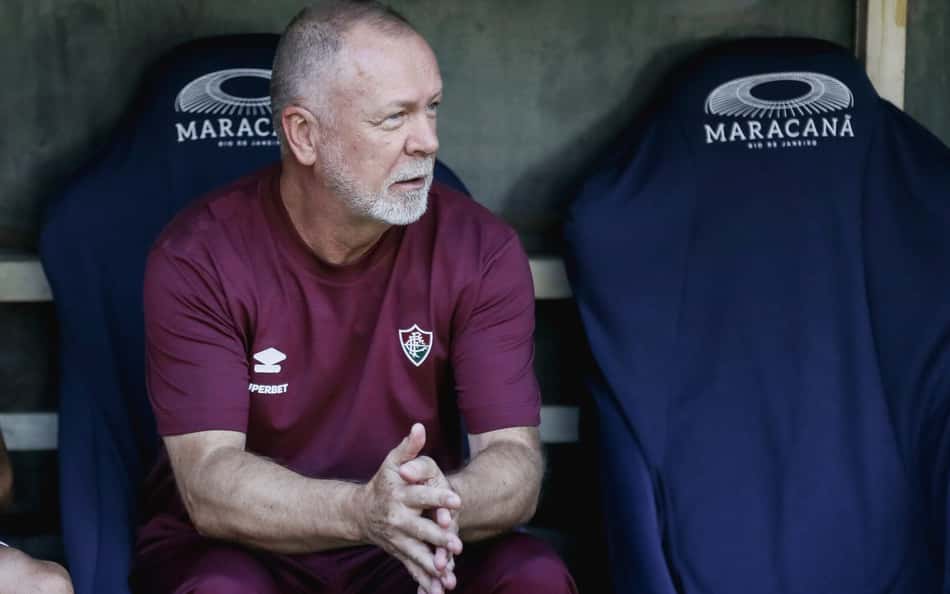 Mano Menezes revela sentimento após vitória do Fluminense: 'Meio feliz'