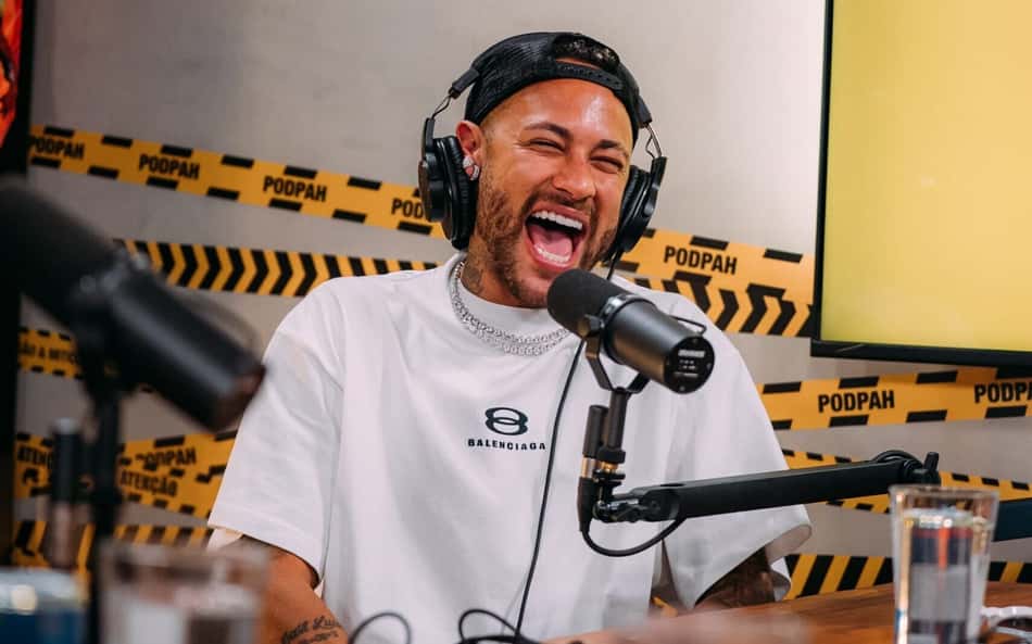 Neymar revela nervosismo ao conhecer humorista brasileiro: 'Tremi a perna'