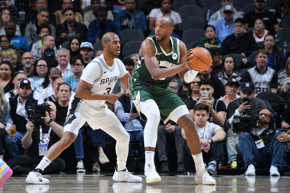Milwaukee Bucks v San Antonio Spurs NBA