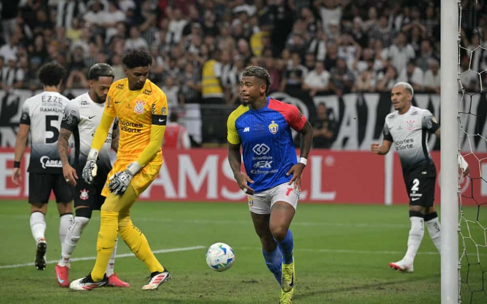 Comissão e jogadores explicam fragilidade defensiva do Corinthians