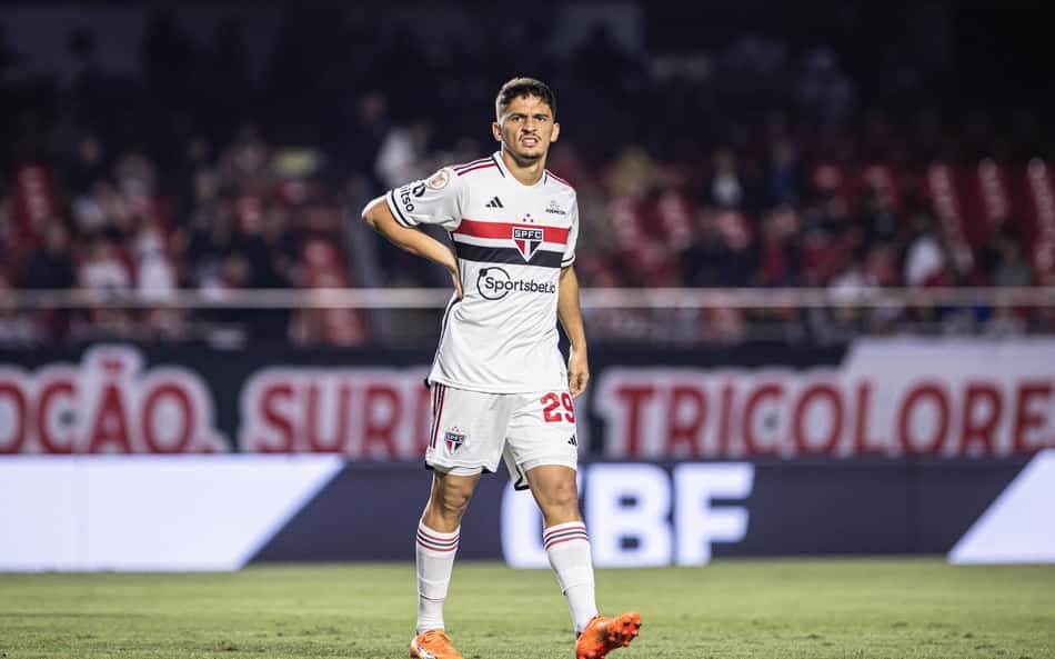Lesão de Pablo Maia se torna problema, e São Paulo pode buscar alternativas