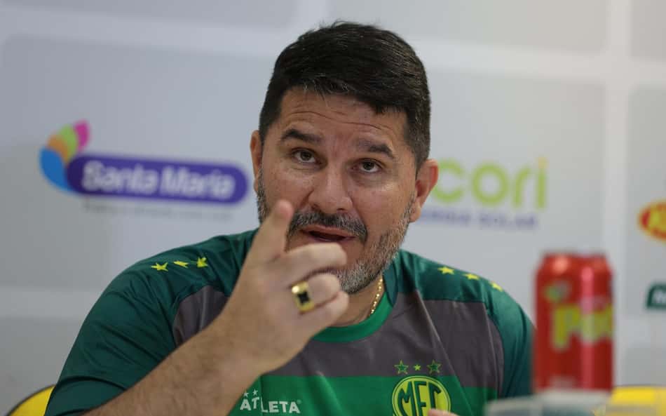 "Vai com Deus": jogador do Mirassol comenta post de demissão de Barroca