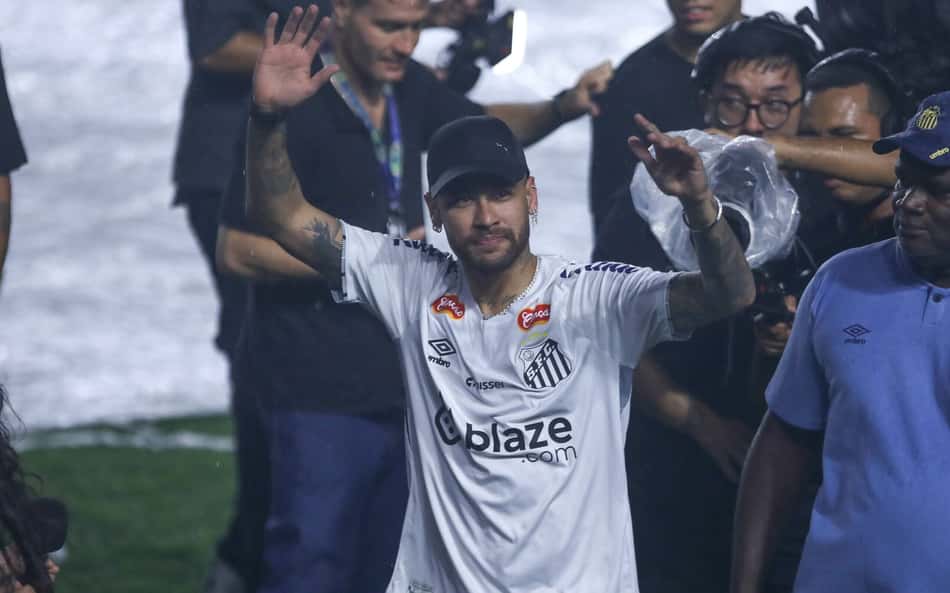 Dorival Júnior destaca retorno de Neymar: 'O que ele precisa é isso'