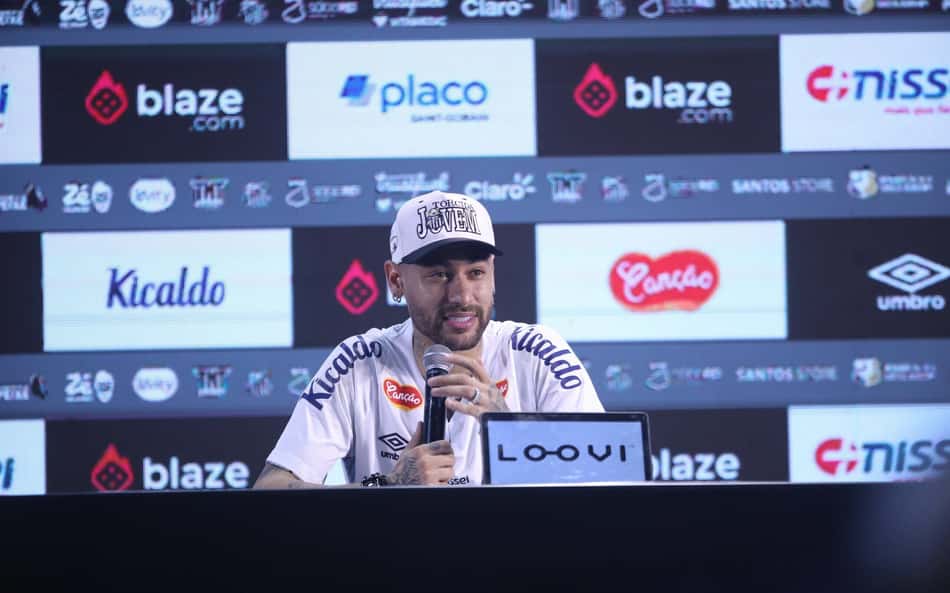 Efeito Neymar: nova camisa do Santos, sem desenho definido, já é fenômeno de venda