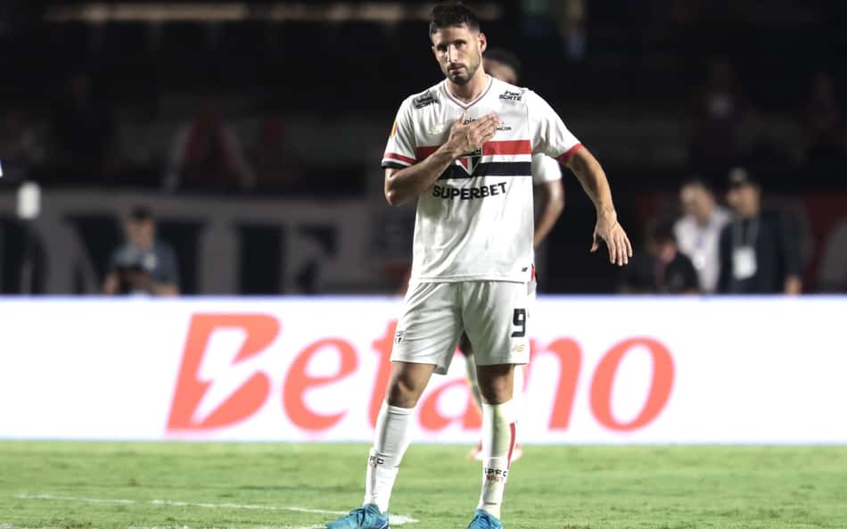 'Tem um jogo ruim e depois um pior': Calleri é duro sobre momento do São Paulo