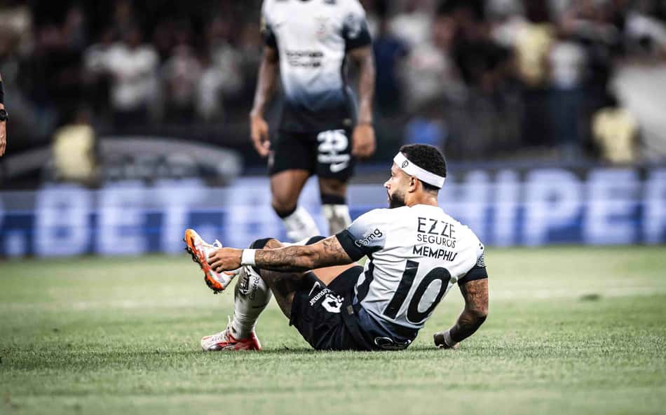 Atuação de Memphis divide opiniões na web: 'Andando muito com Neymar'