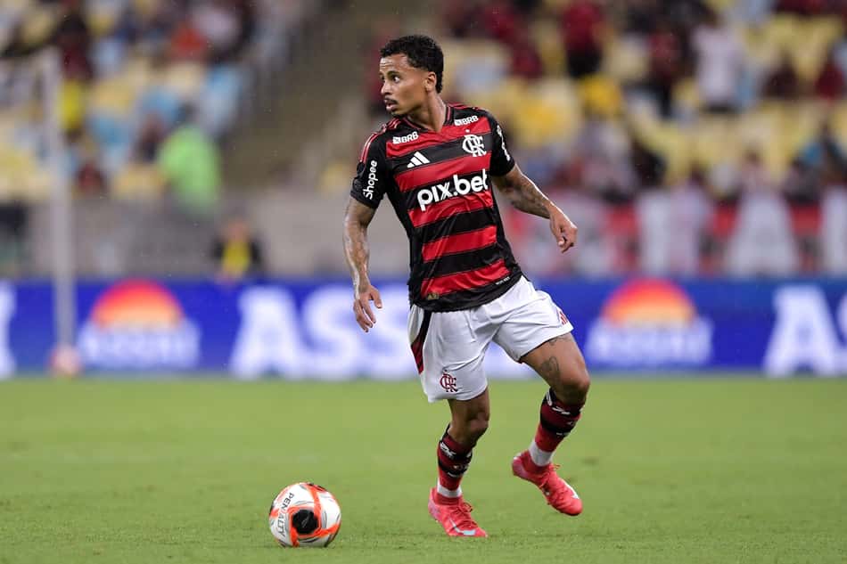Allan em ação no jogo entre Flamengo e Sampaio Corrêa