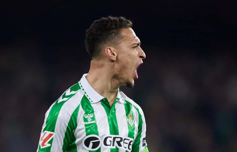 Escalação: Antony começa como titular pelo Real Betis na partida contra o Barcelona (Foto: Divulgação)