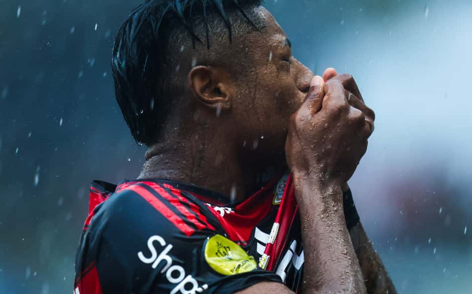 Bruno Henrique faz chover, e Flamengo é Tri da Supercopa do Brasil