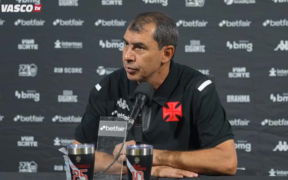Carille descarta jogador dos planos do Vasco e revela: 'Já recebeu quatro propostas'
