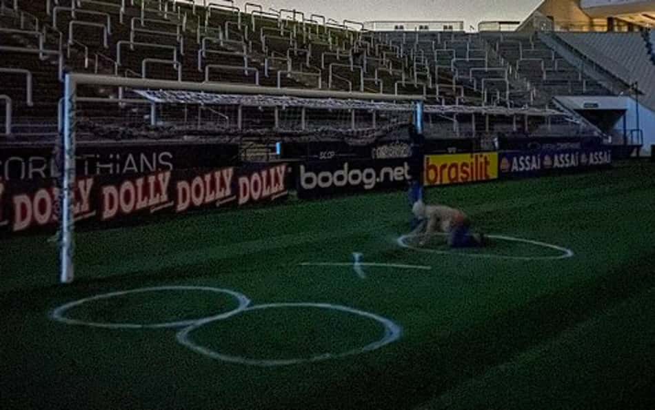 Torcedores do Palmeiras comparam provocação histórica com cabeça de porco